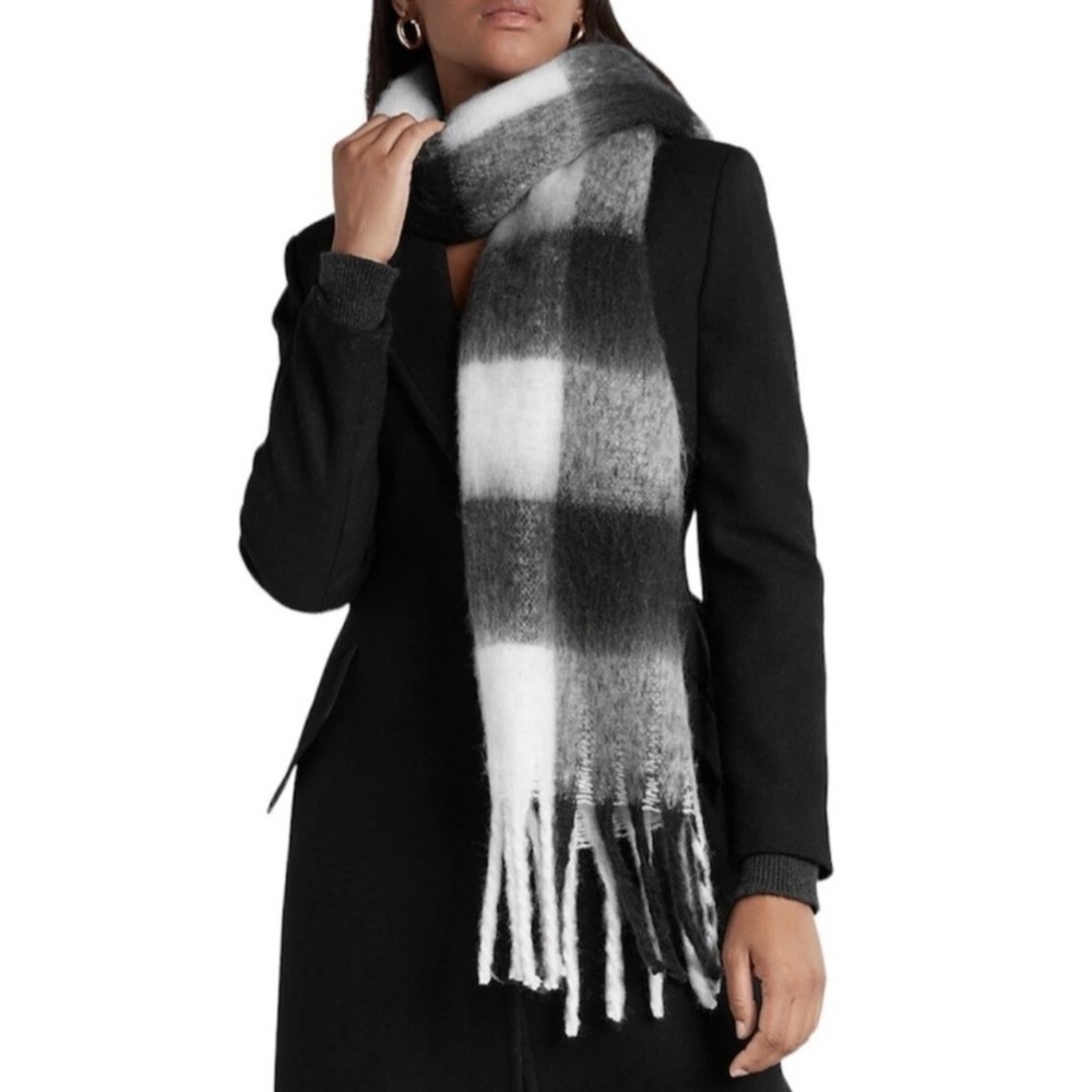 Express Chunky Thick Scarf‎ Black White Oversized with Fringe Detail One size